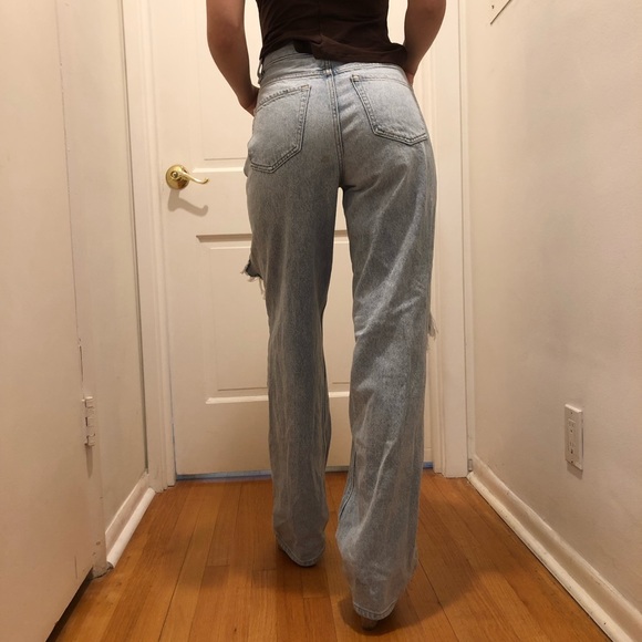 Pacsun 90’s Distressed/Ripped Light Washed Blue Boyfriend Jeans - Picture 5 of 8